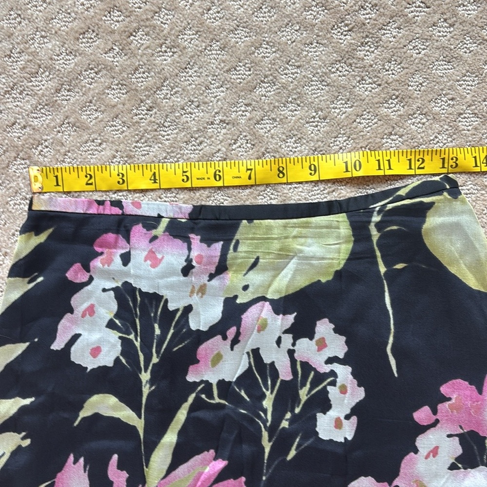 Dana Buchman Midi Skirt - Black with Pink and Green Floral size 4 - Picture 4 of 10